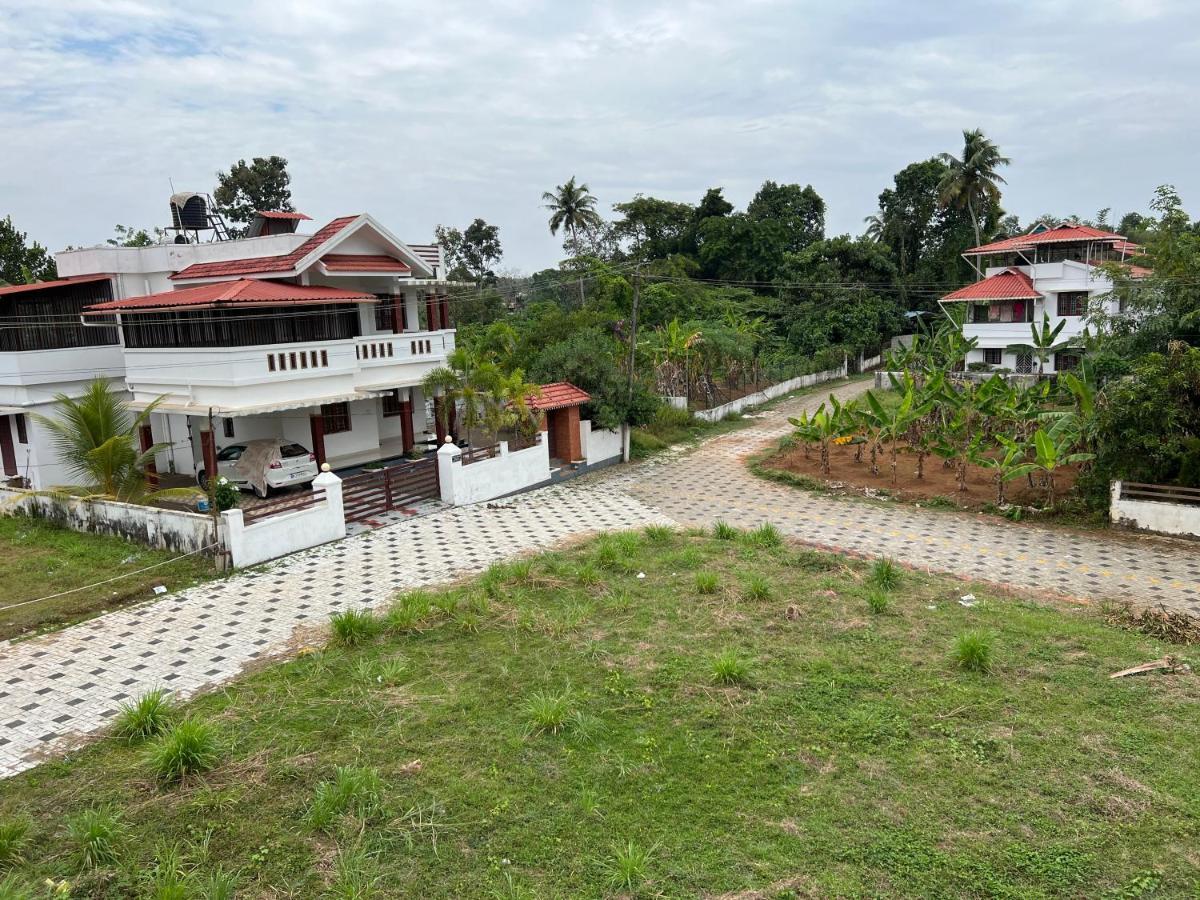 Pullad Villa Aranmula ภายนอก รูปภาพ